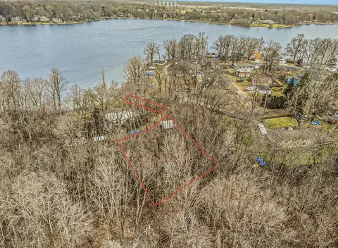 V/l Eagle Lake, Paw Paw, MI 49079