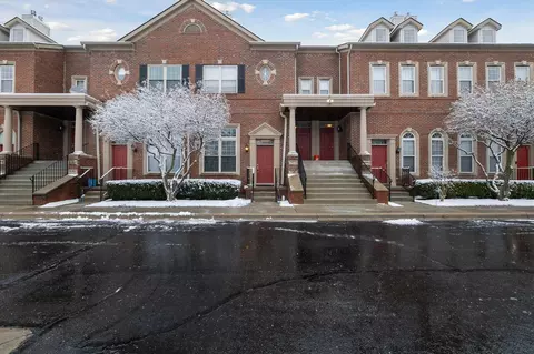 29282 Glen Oaks, Farmington Hills, MI 48334