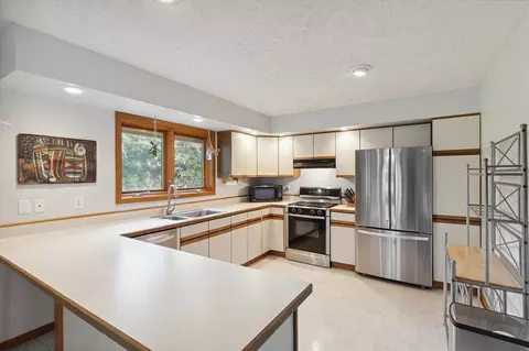 5988 Eagles, Haslett, MI 48840 photo 12