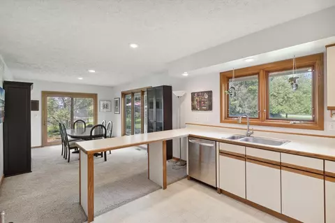5988 Eagles, Haslett, MI 48840 photo 13