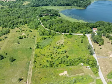 Unit 4 Forest Shores, Cassopolis, MI 49031 photo 4