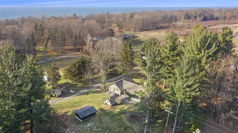 7090 116th, Fennville, MI 49408