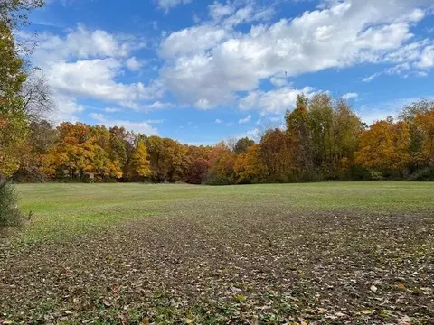 S Norris, Delton, MI 49046