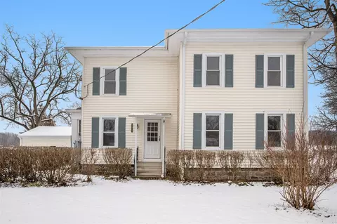 371 8th, Plainwell, MI 49080