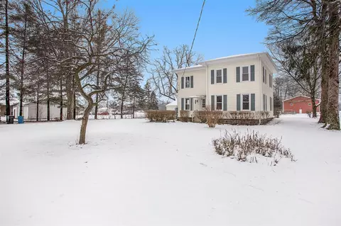371 8th, Plainwell, MI 49080 photo 4
