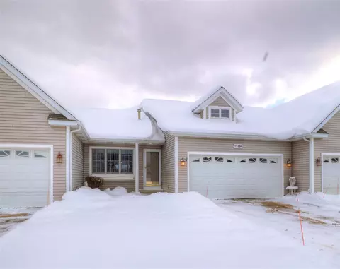 11364 E Lk, Holland, MI 49424