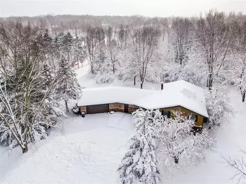 35850 36th, Paw Paw, MI 49079