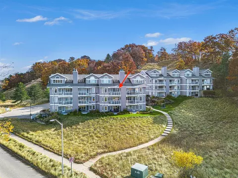 820 S S Hbr #11, Grand Haven, MI 49417
