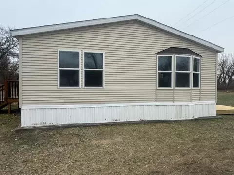 Exterior - 3350 E Fox, Grant, MI 49327 photo 4 of 9