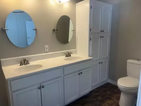 Bath - 3350 E Fox, Grant, MI 49327 photo 2 of 4