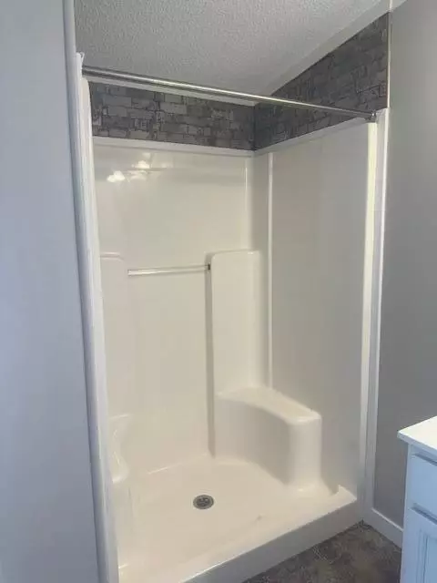 Bath - 3350 E Fox, Grant, MI 49327 photo 3 of 4