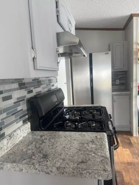 Kitchen - 3350 E Fox, Grant, MI 49327 photo 4 of 6