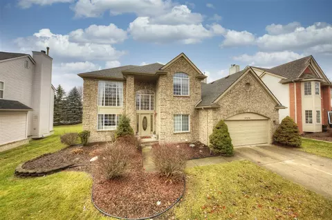 27279 Winterset, Farmington Hills, MI 48334