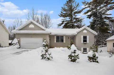 5255 Green Pne, Kentwood, MI 49508