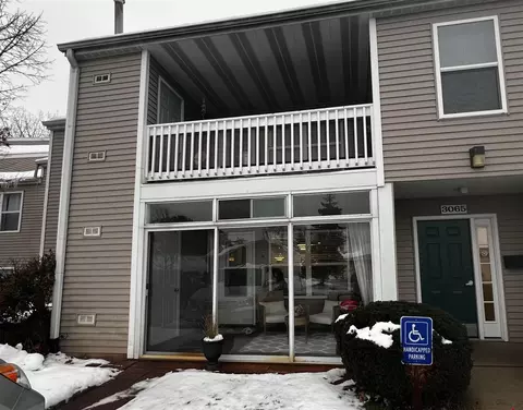 3065 Poplar Crk #201, Kentwood, MI 49512