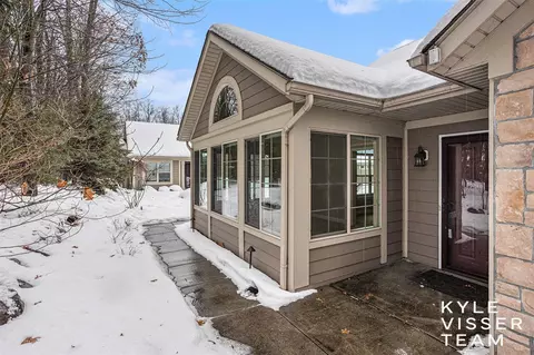 1137 Bridge Crst, Ada, MI 49301 photo 2