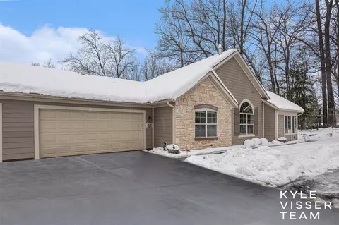 1137 Bridge Crst, Ada, MI 49301
