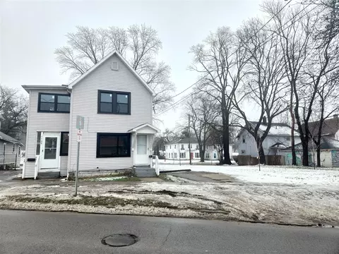 1111 Greenwood, Jackson, MI 49203