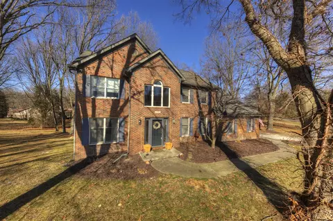 2391 Sunny Rdg, Pinckney, MI 48169