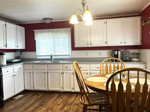 4484 Yuma, Jackson, MI 49201 photo 2