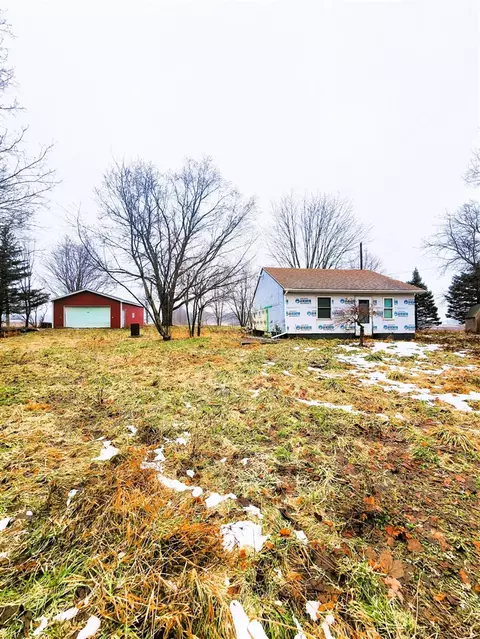482 Millerburg, Charlotte, MI 48813