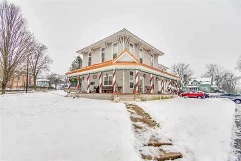 2 Reading, Hillsdale, MI 49242