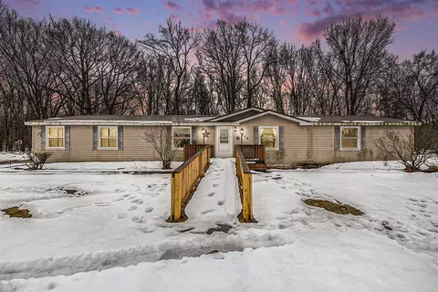 1804 Alexa, Allegan, MI 49010