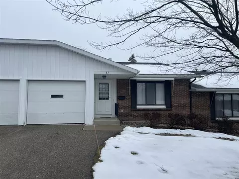 230 S State #87, Zeeland, MI 49464