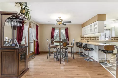 402 Julias, Marshall, MI 49068 photo 9