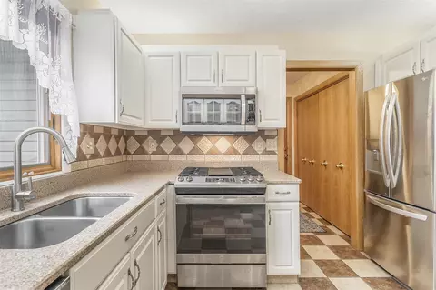 402 Julias, Marshall, MI 49068 photo 14