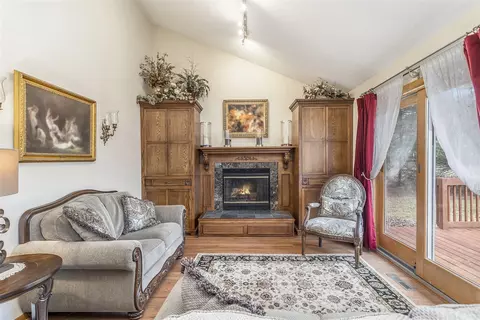 402 Julias, Marshall, MI 49068 photo 5