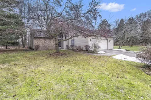 402 Julias, Marshall, MI 49068 photo 2
