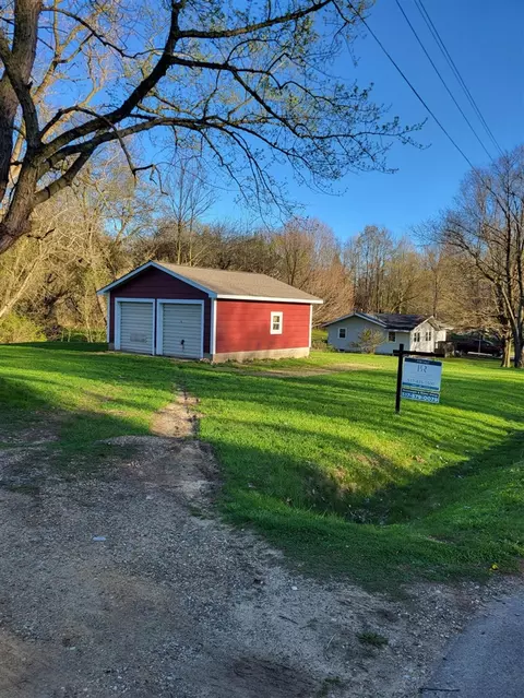 3715 Saint Matthew, Jackson, MI 49201
