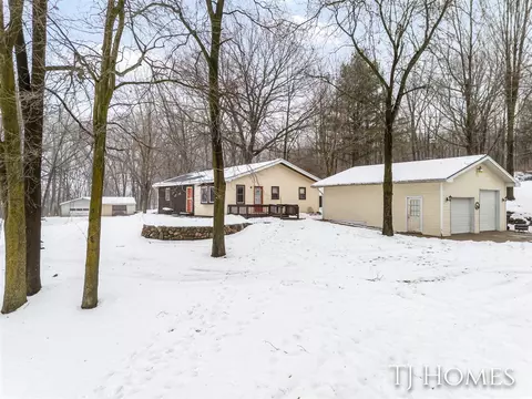 3996 Head Lk, Hastings, MI 49058