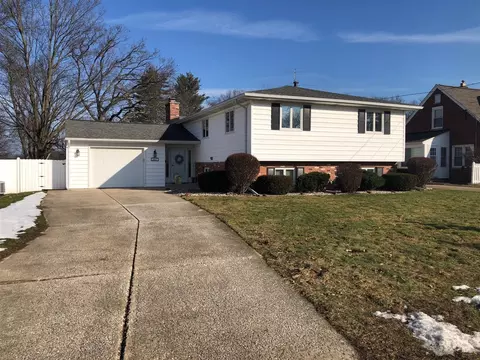 1017 Parchmount, Parchment, MI 49004