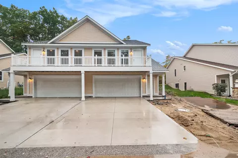 17543 Beechwood, Spring Lake, MI 49456