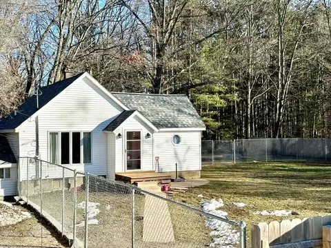 4144 S Quarterline, Muskegon, MI 49444