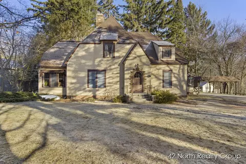 1712 Forest Park, Norton Shores, MI 49441