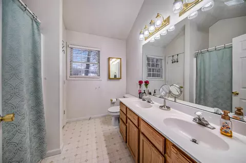 Bath - 2018 Elwood, Spring Arbor, MI 49283 photo 1 of 2