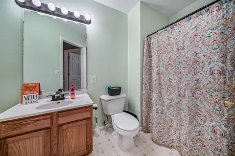 Bath - 2018 Elwood, Spring Arbor, MI 49283 photo 2 of 2