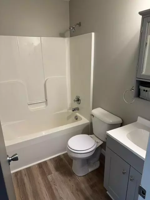 Bath - 2879 W 112th, Grant, MI 49327 photo 1 of 2