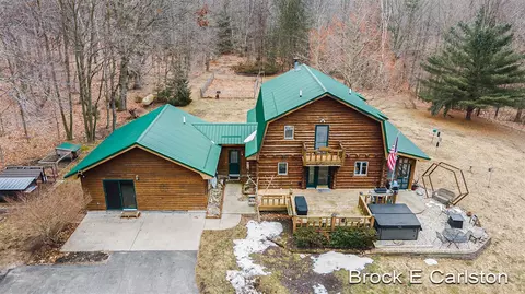 8132 Meinert Park, Montague, MI 49437