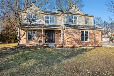 4693 Woodcreek, Grand Rapids, MI 49546
