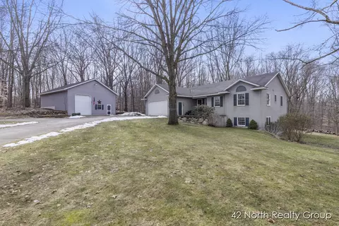 2149 Hilltop Vw, Dorr, MI 49323