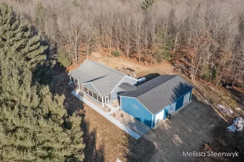 Exterior - 923 60th, Pullman, MI 49450 photo 9 of 13