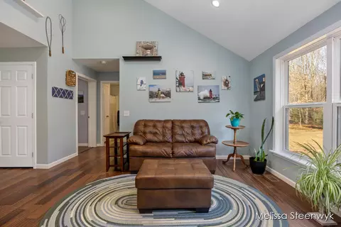 Living - 923 60th, Pullman, MI 49450 photo 3 of 3
