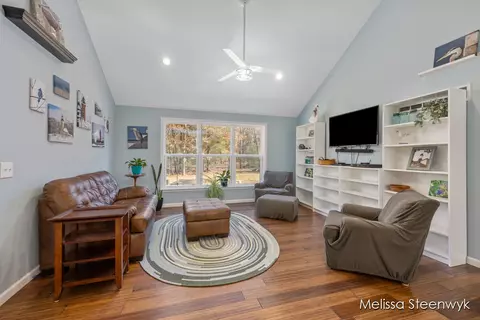 Living - 923 60th, Pullman, MI 49450 photo 2 of 3