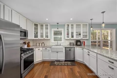 Kitchen - 923 60th, Pullman, MI 49450 photo 6 of 6