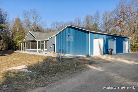 Exterior - 923 60th, Pullman, MI 49450 photo 6 of 13