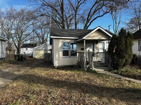 1124 E Laketon, Muskegon, MI 49442